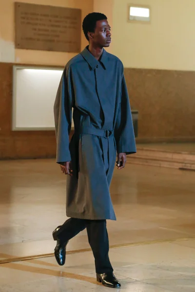 Look 29